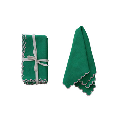 Scalloped Cotton Napkins in Garden