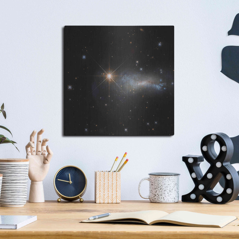 «Outshine» par la NASA Space Photos, H 12 po x l 12 po