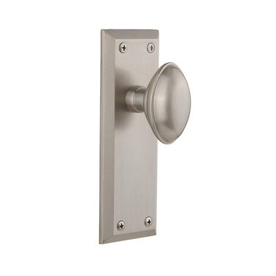 Grandeur Fifth Avenue Plate Privacy with Eden Prairie Door Knob