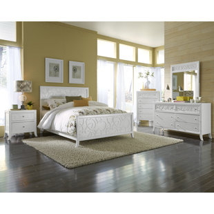 Links Standard Customizable Bedroom Set