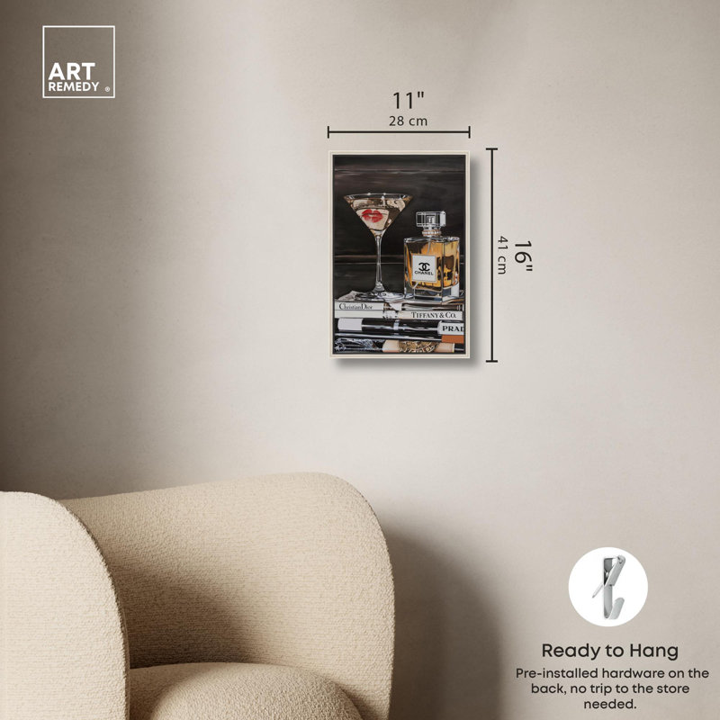 Toile martini par Art Remedy, H 16 po x l 11 po, Argent argent, Cadre flottant