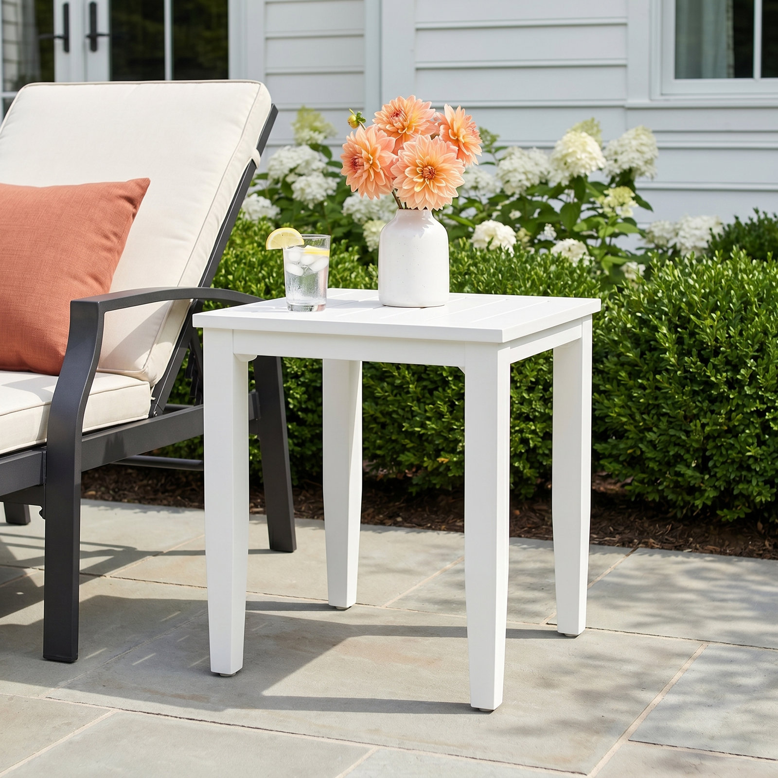 Lilah 18" Patio Side Table