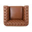 Fauteuil d'unité centrale brun avec des détails, un capitonnage et une garniture cloutée pour un salon, du style