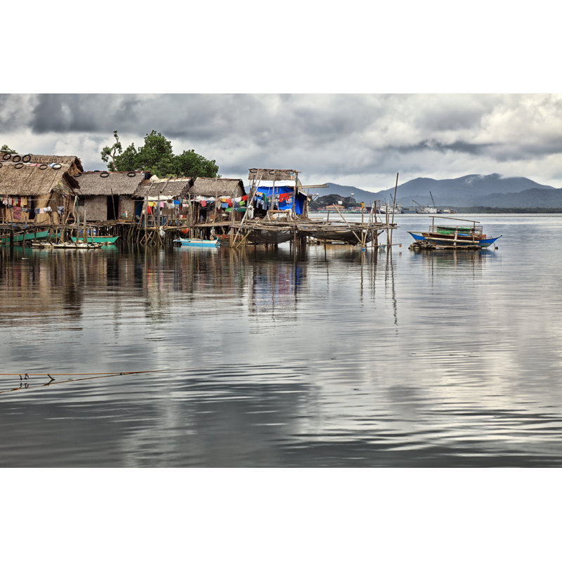 Village traditionnel des Philippines sur l'eau par Vuk8691, H 12 po x l 18 po