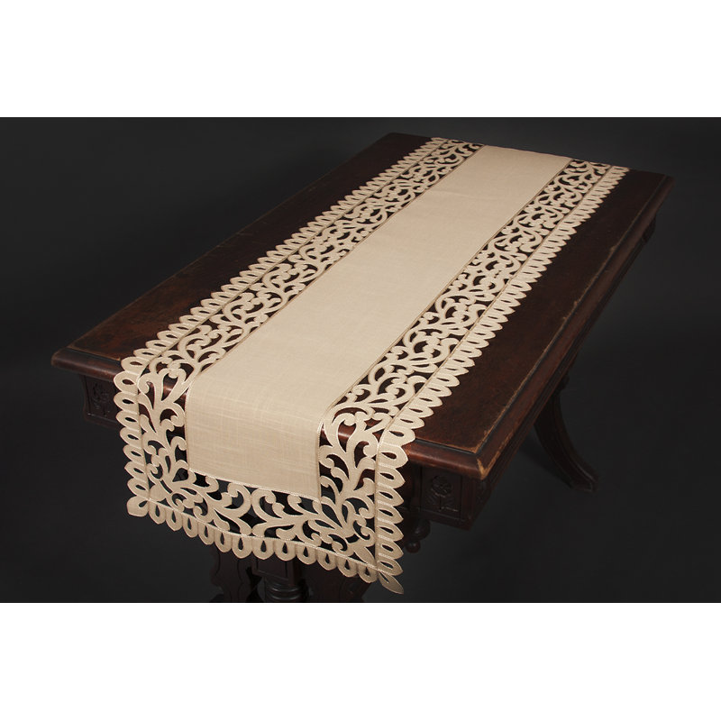 Chemin de table nappe brodéed Burnard, L 54 po x l 16 po