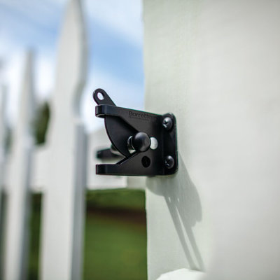 Gravity Latch