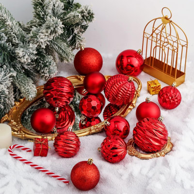 Ornement en forme de boule de couleur unie The Holiday Aisle®