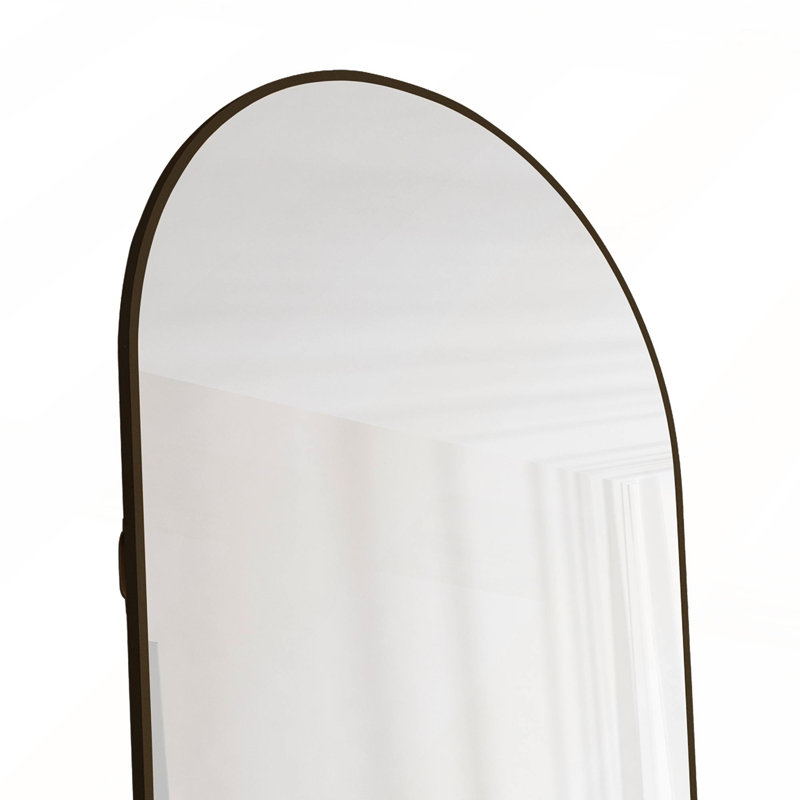 Miroir pleine grandeur fixé au sol