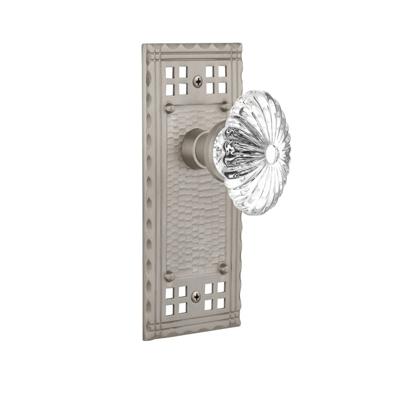 Plaque artisanale avec bouton de porte ovale en cristal cannelé, Nickel satiné