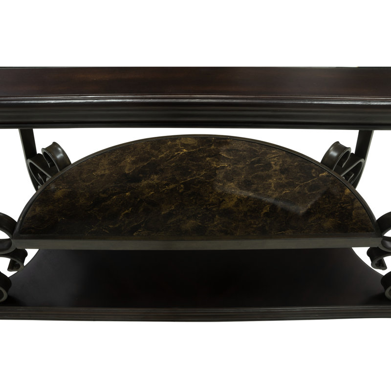 Table fascinante avec plateau en verre, étagères, structure et cadre en métal, pieds de soutien
