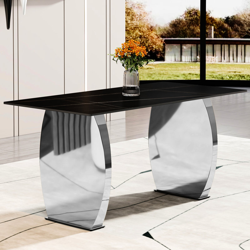 Table de salle à manger très moderne Classy avec surface en pierre frittée noire de 0,4 pouce et pieds argentés, convient aux espaces commerciaux à domicile, acier inoxydable de table à haute température convenant à la cuisine, à la salle à manger,