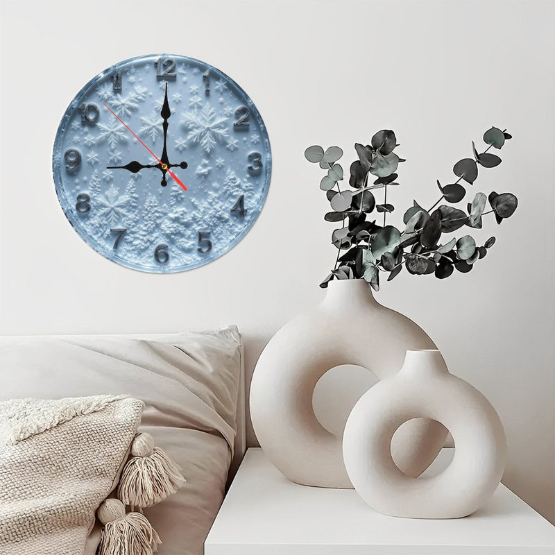 Horloge-visage-avec-cerf-dans-neige