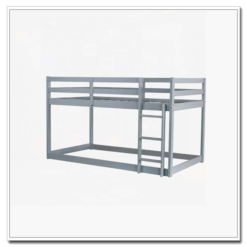 Lit superposé simple au-dessus d'un lit simple en bois massif avec échelle en bois massif et plateforme en lattes renforcées, gris