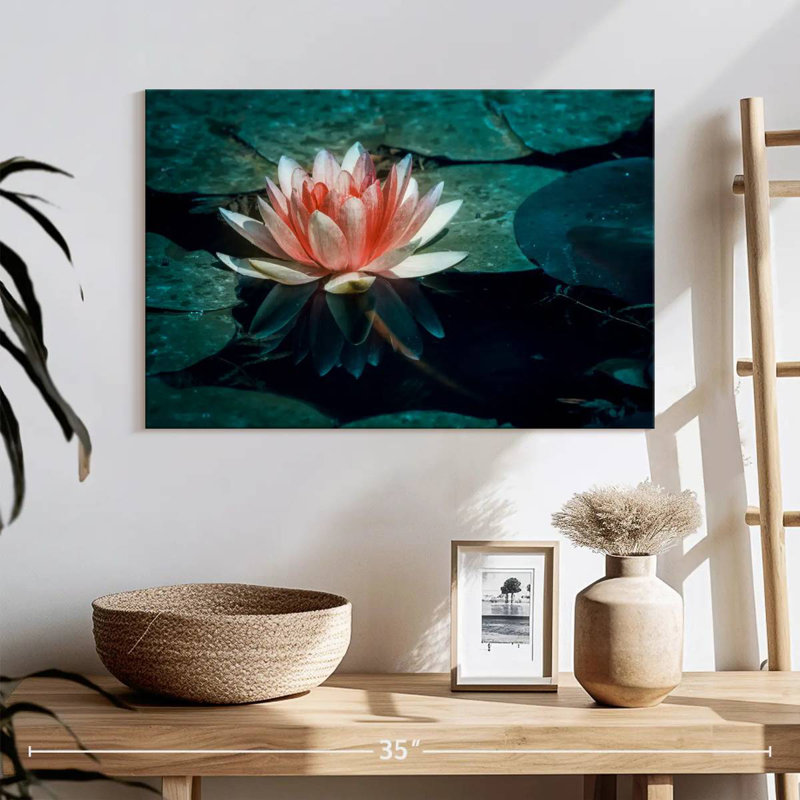Harnek Water Lily Reflection, H 16 po x l 24 po