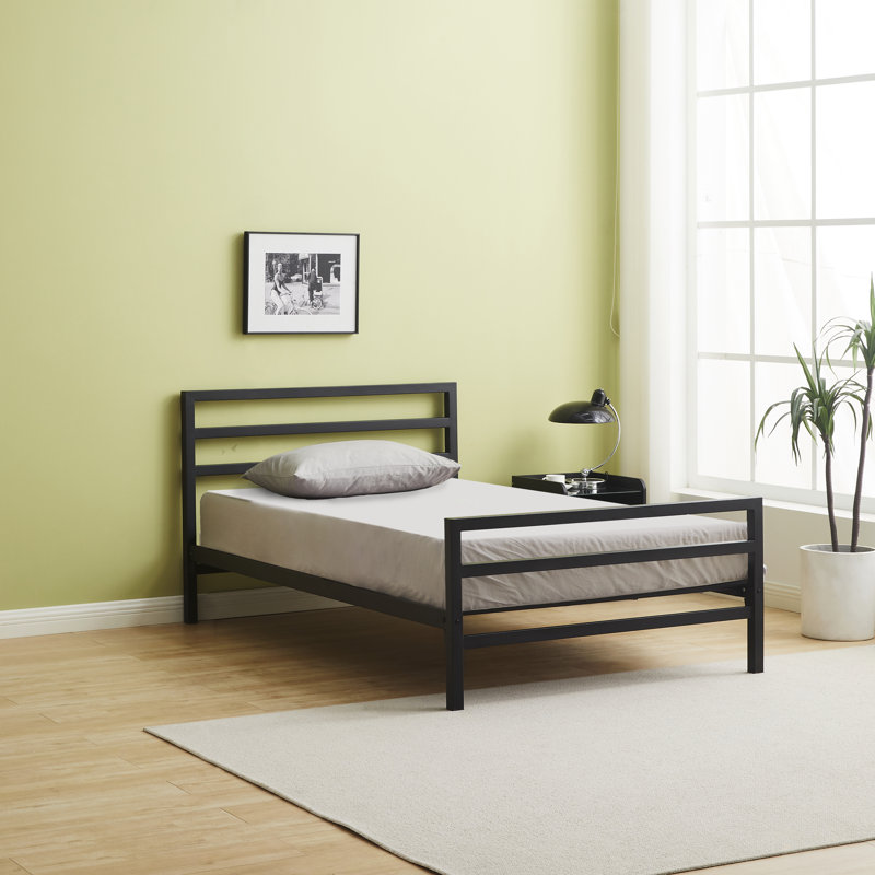 Loueva Metal Bed, Small Double (4')