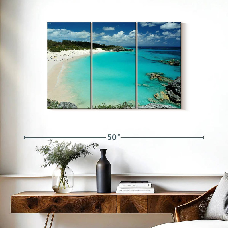 Gillard Bermuda, 24" H x 38" W