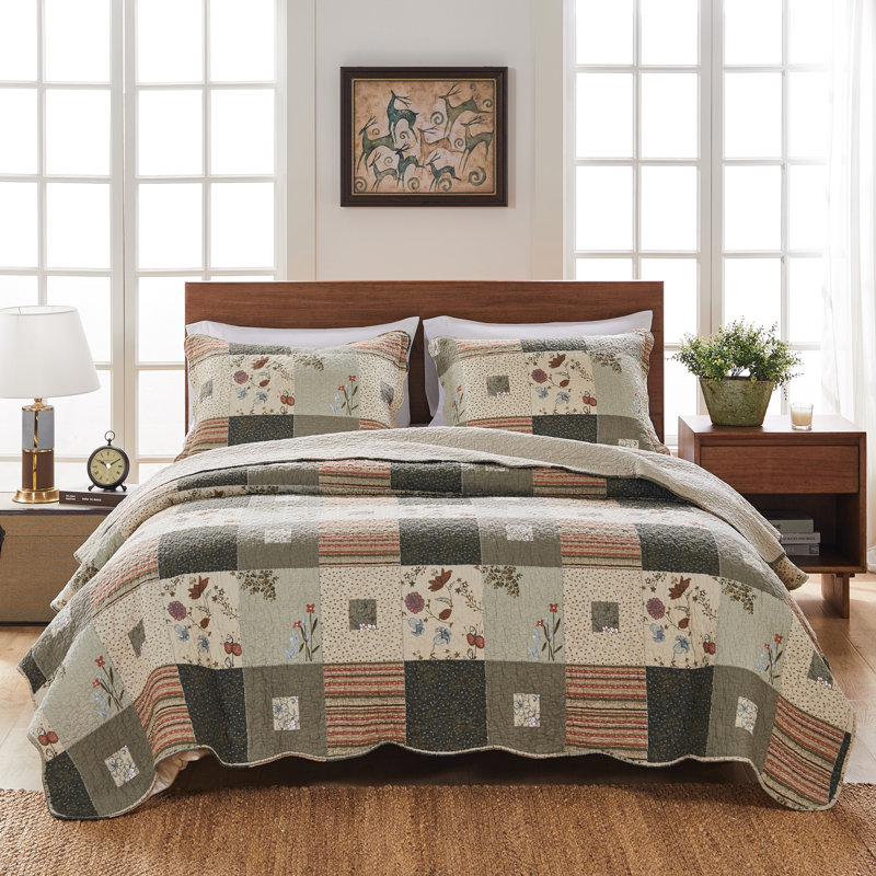 Gray Cotton Twin Reversible Quilt Set with Scallop Embellishment