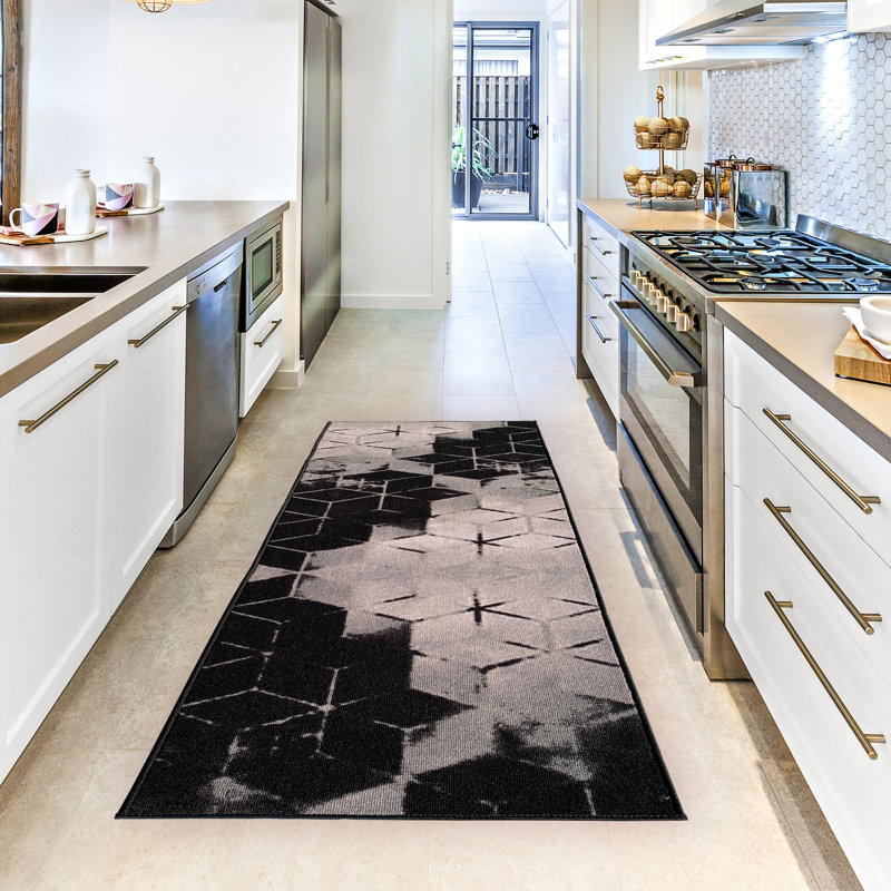 Broschard Performance Geometric Indoor Rug, Runner 2'2" x 8'