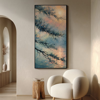 Très grande reproduction d'art sur toile - Vue du lac au clair de lune à travers des branches nues avec de doux reflets du ciel nocturne et une atmosphère d'eau calme pour le salon ou la chambre à coucher - «Assemblage requis du cadre (cadre non fini)»