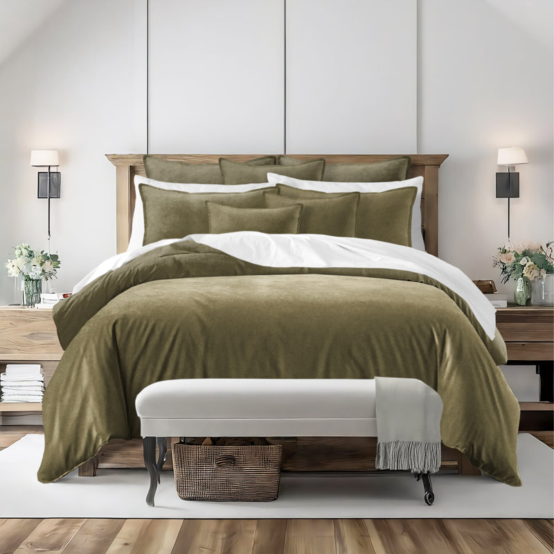 Cascade Velvet Solid Colour Coverlet Set / Bedspread Set - 8 Piece, Twin Coverlet + 7 Additional Pieces, Green
