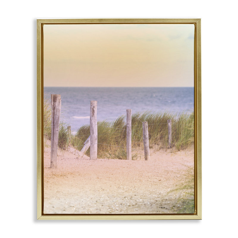 Cadre flottant Carefree Beach, design par Marcus Prime, H 21 po x l 17 po, Cadre flottant métallique doré