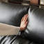 Causeuse-coussin standard en cuir véritable noir-1411664253-1411664192