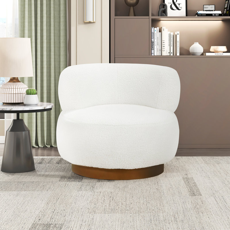 Chaise pivotante moderne et contemporaine de 34,5 po avec revêtement en sherpa Jindra, base en bois massif à finition dorée, ressorts en mousse sur les ressorts ensachés