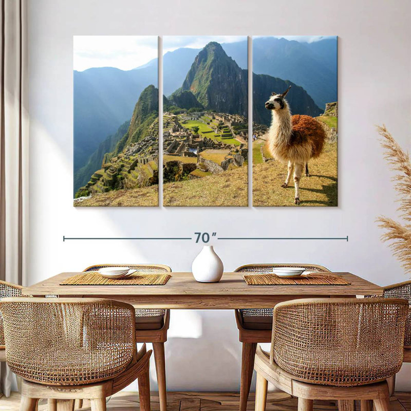 Lilie lama et le Machu Picchu, H 32 po x l 50 po