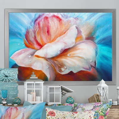 " Creative Waterdrop On Beige Flowers "