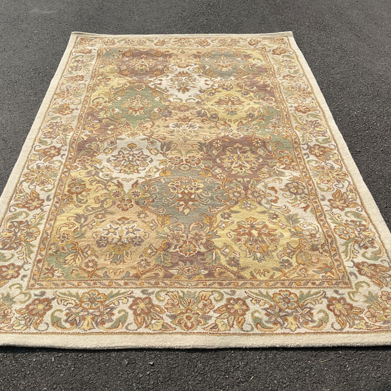 Oriental Indoor Rug, 5'3" x 8'2"