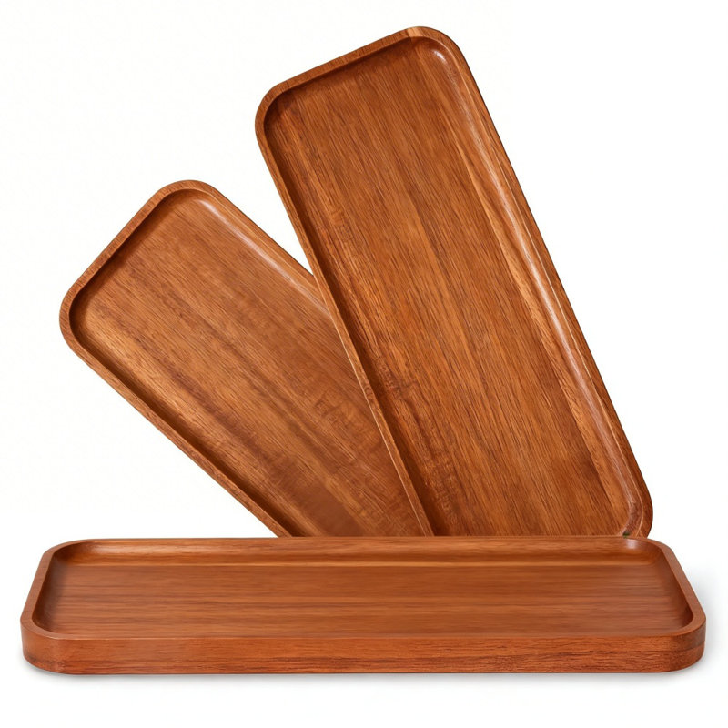 Plateau rectangulaire en bois d'acacia massif, spécialement conçu pour servir de la charcuterie et des plateaux à fromage.