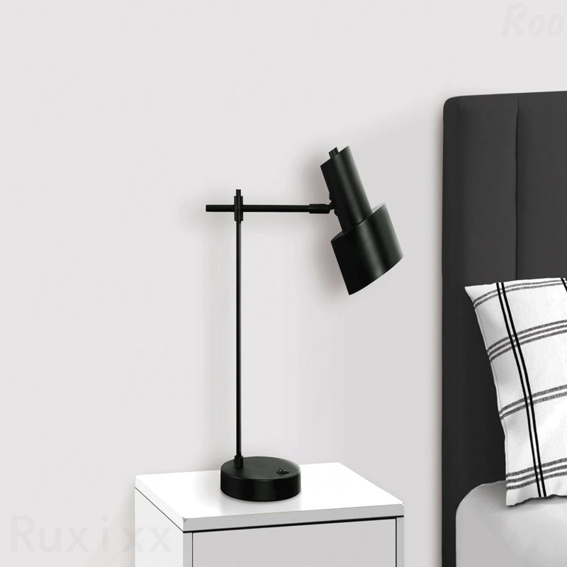 Lampe de table - 21 po de hauteur, port USB inclus, cadre en métal noir, abat-jour noir