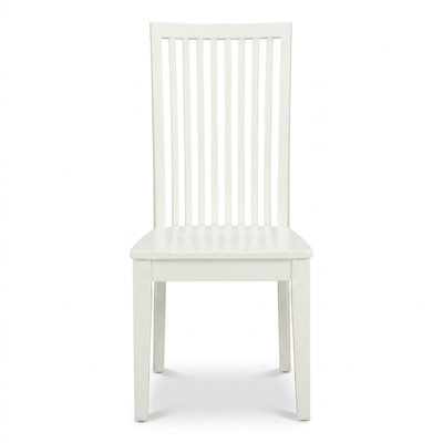 Ensemble table et chaises rectangulaires en bois blanc lin, avec 4 chaises à dossier à lattes et rallonge papillon.
