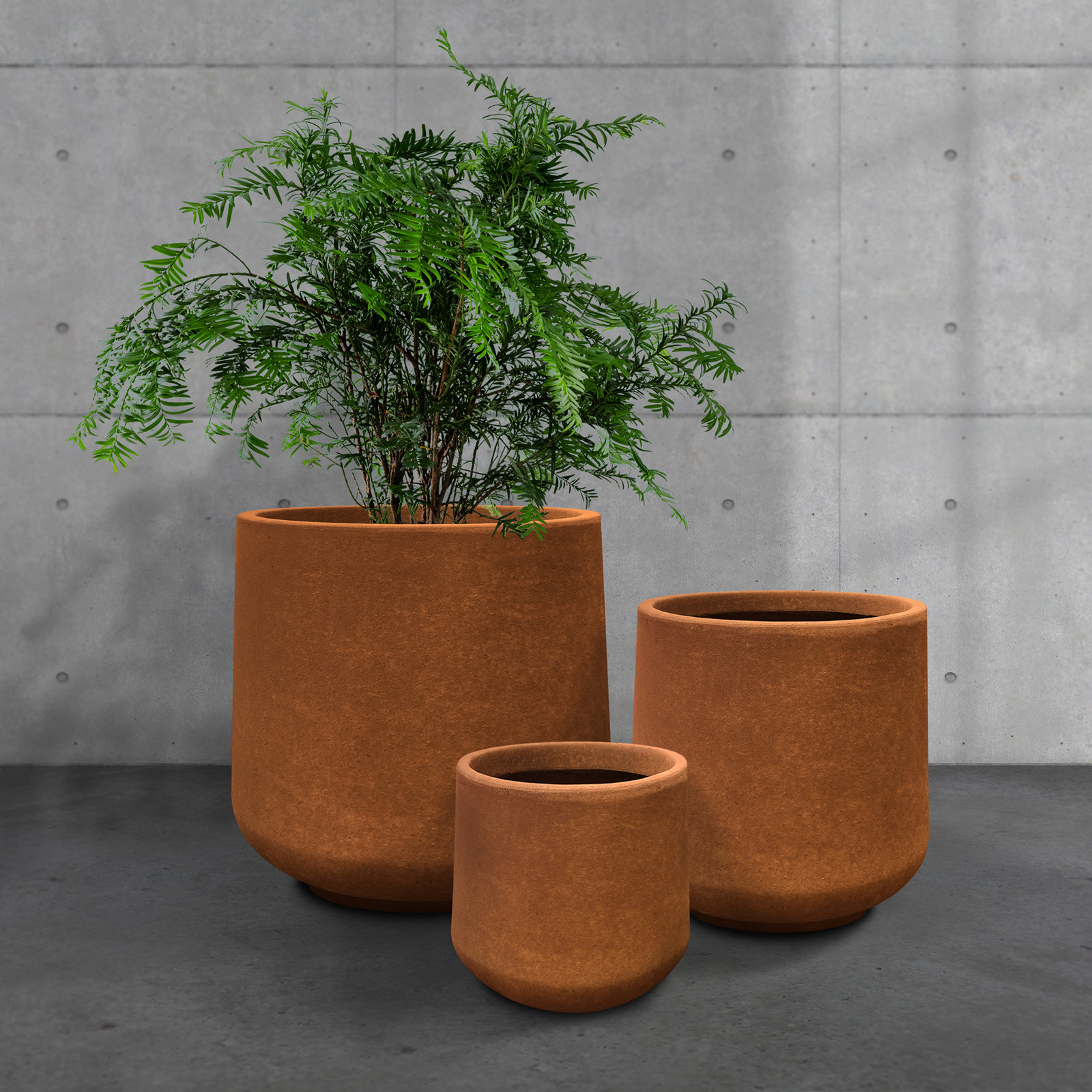 Tali 17" Pot Planter, Iron Oxide
