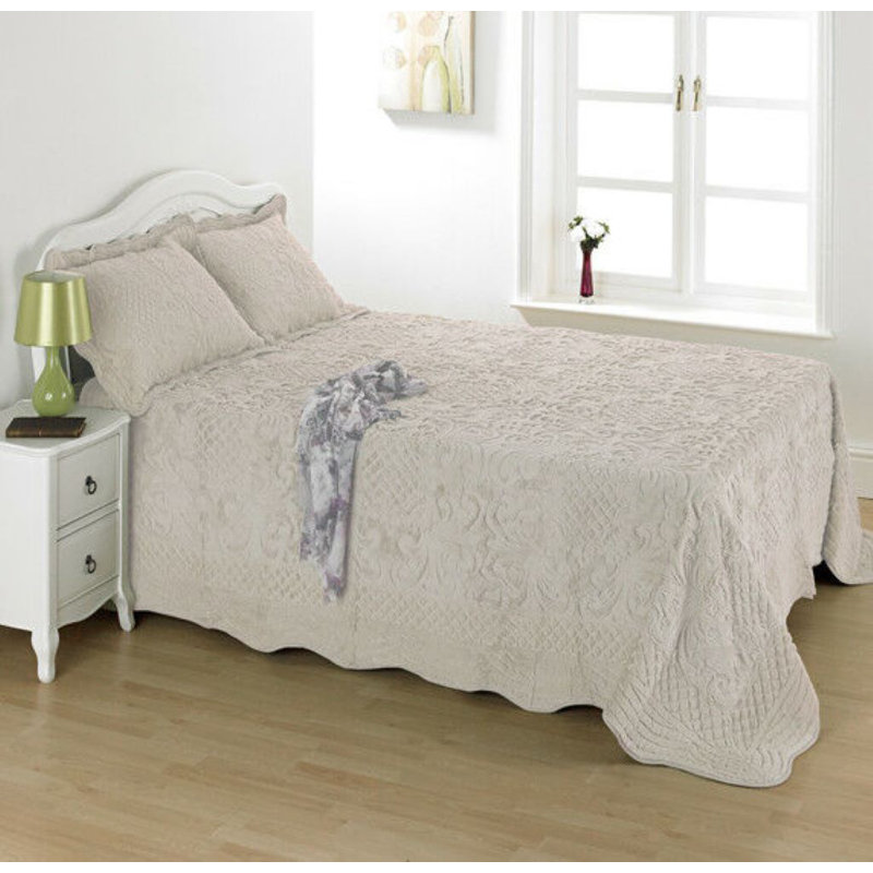 Severine Polyester Floral Bedspread with Pillow Shams Included, W180 x L260cm, Pink