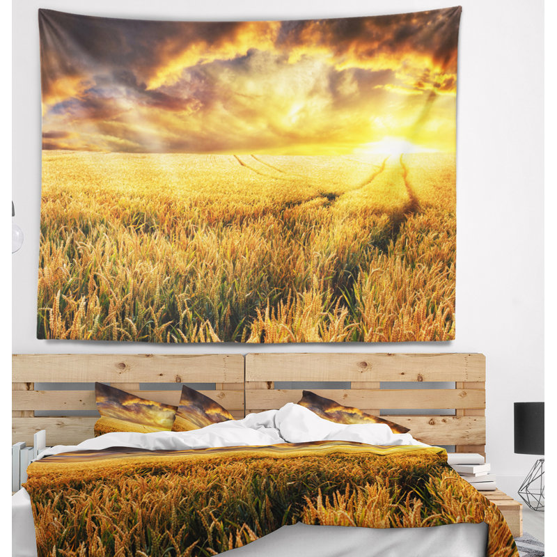 Tapisserie de fond de soleil sur fond jaune, H 78 po x l 92 po