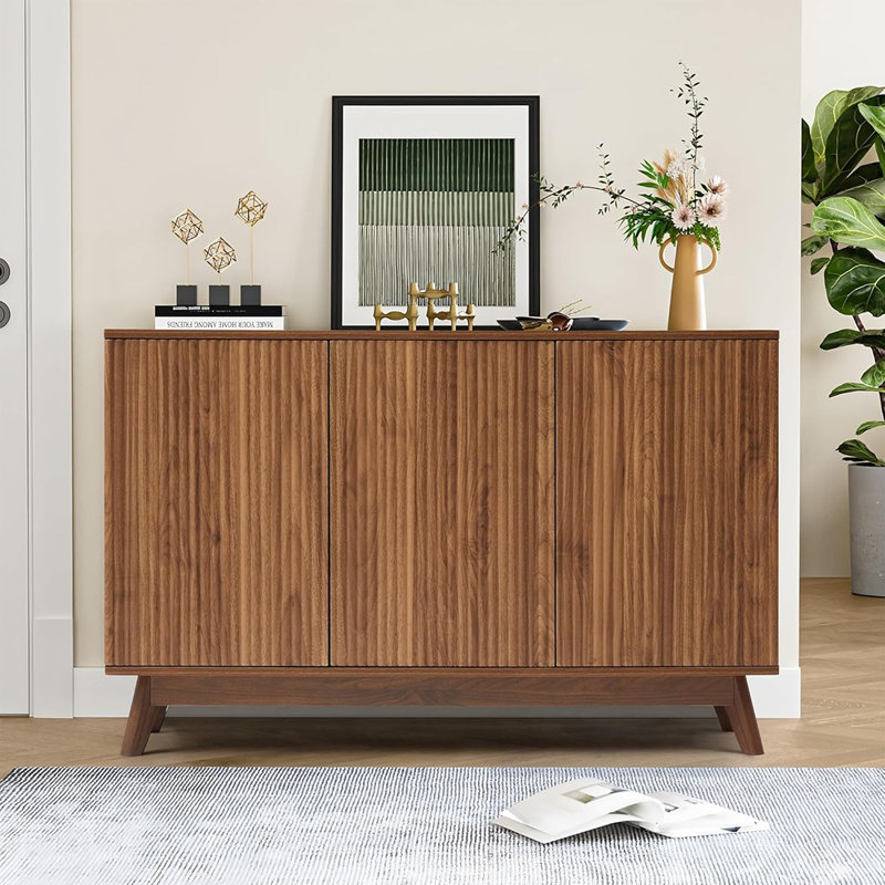 Buffet Mid-Century à cannelures en noyer, crédence 3 portes Mid-Century