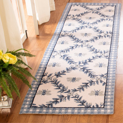 Kinchen Hand Hooked Wool Floral Rug