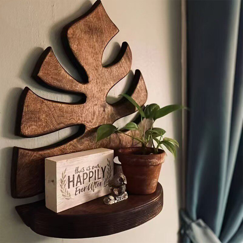 Solid wood wall-mounted shelf combining storage and decorative functions