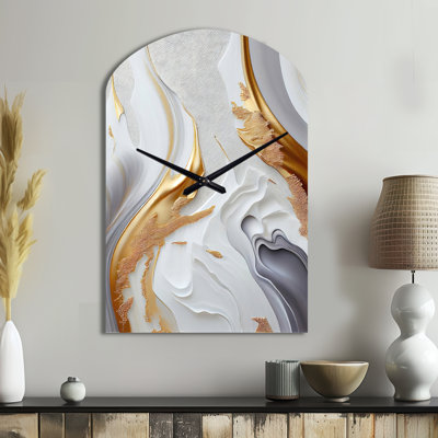 Horloge murale en marbre blanc et doré à motif abstrait I - horloge murale en métal