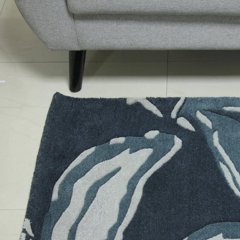 Tapis bleu en laine touffeté abstraite fait main Kinga, Rectangle 5 pi x 8 pi