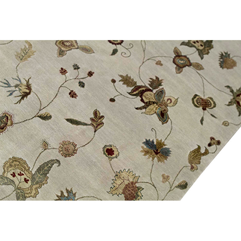 Floral Area Rug in Ivory