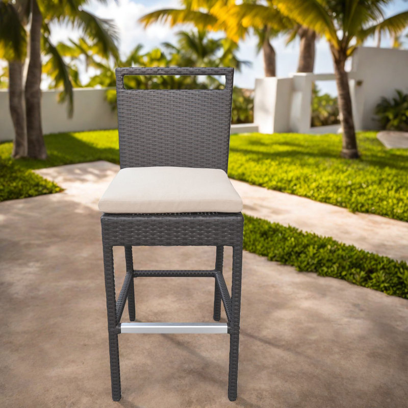 Tabourets de bar confortables et modernes, conception en aluminium brun pour la maison
