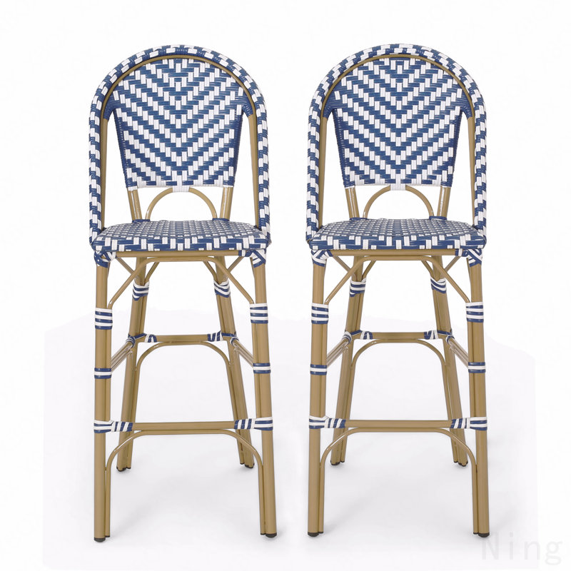 Tabouret de bar 29,5 po en rotin français d'extérieur, bleu marine et blanc, structure en aluminium avec finition en bambou (ensemble de 2)