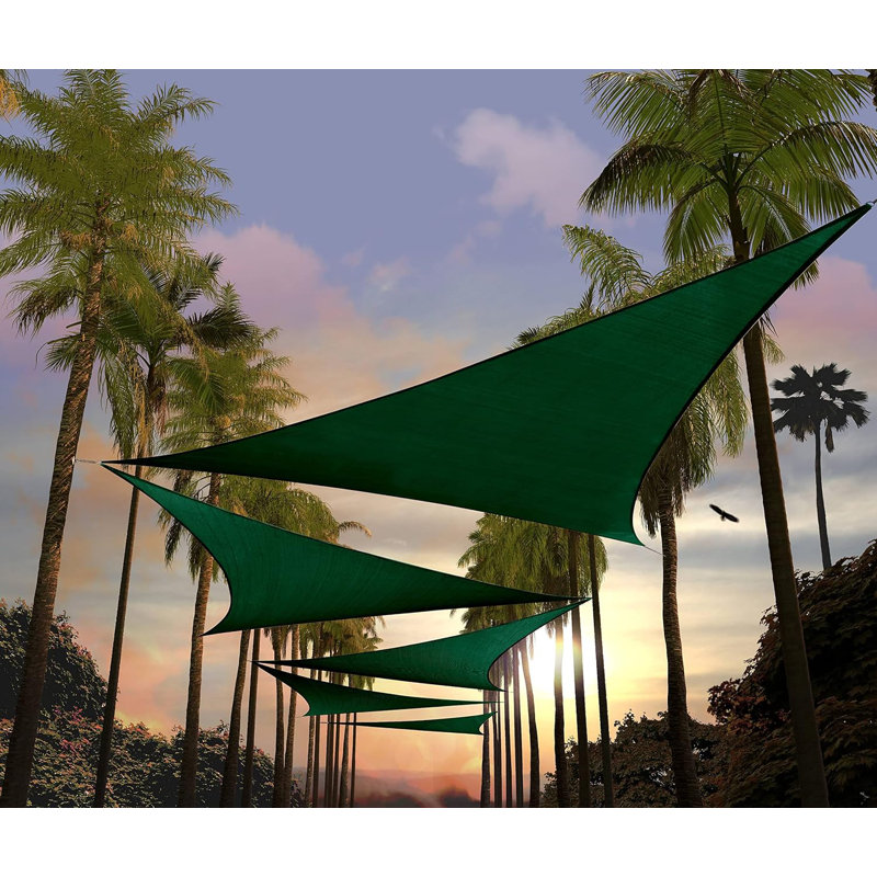 Toile d'ombrage triangulaire Amgo Customize - 200 g / m², blocage UV 95% avec quincaillerie, 19 pi x 19 pi x 19 pi, Vert