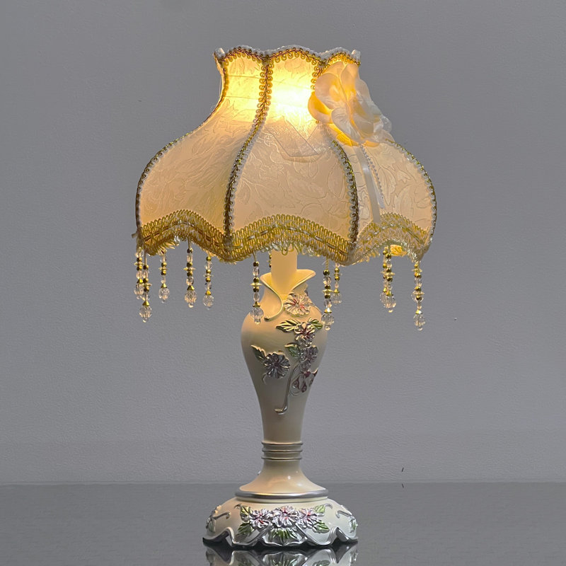 Lampe de table en résine Jeimis