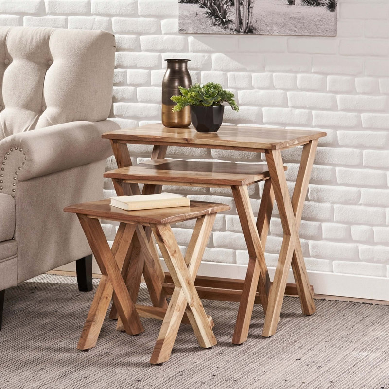 Tables gigognes en bois massif