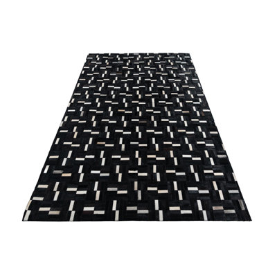 Nivens Black Rug