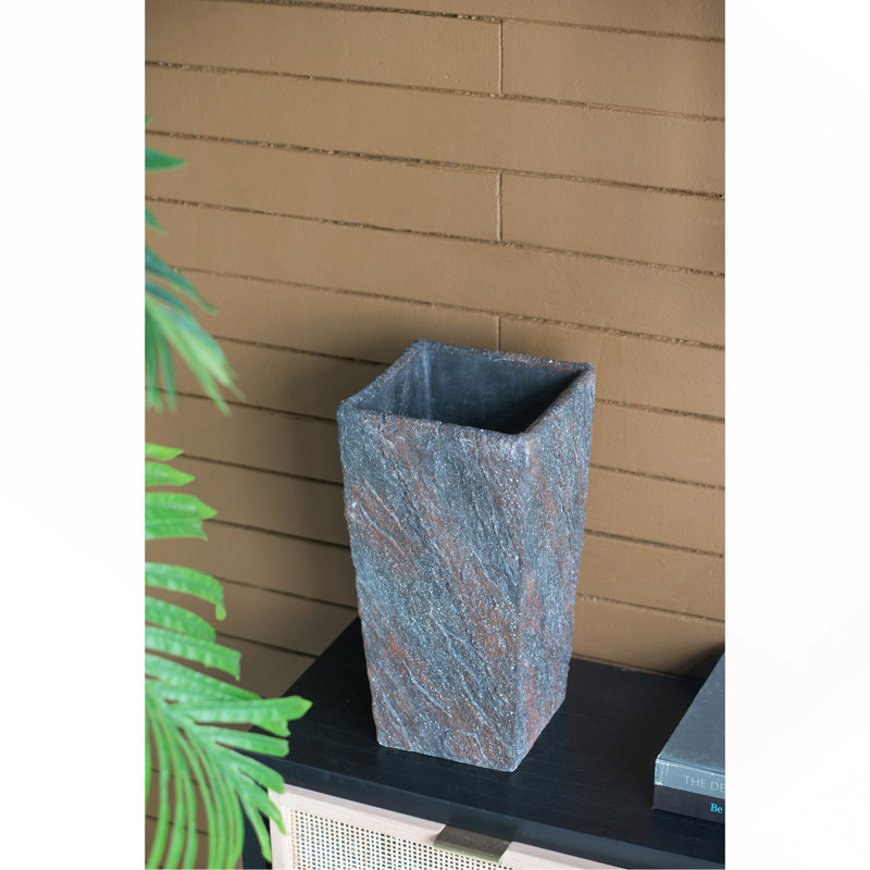 Petit pot de fleurs 7,5 x 7,5 x 15 po