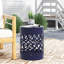 Table de bout d'extérieur en métal - grande. Style moderne bleu marine, coupe en fer. Thermolaqué, sans assemblage. Grande table 13,76 po x 17,72 po, 4,57 lb. Conception, coupe, thermolaqué. Assemblage requis. 13,76 po 18 po, 4,57 lb-1377269170